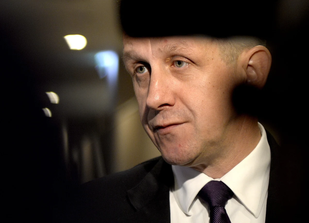 „Prokuratura prawdopodobnie wystąpi o uchylenie immunitetu szefowi klubu PSL Janowi Buremu” – pisze w czwartkowym wydaniu „Gazeta Wyborcza”. „Nalega na to CBA. Ale prokuratorzy chcą mocniejszych dowodów” – wyjaśnia dziennik. 