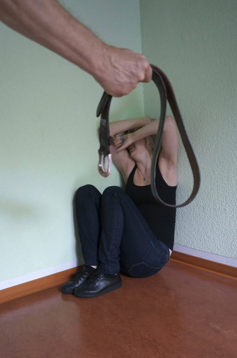 W zeszłym roku w Anglii i Walii odnotowano rekordową liczbę spraw i wyroków w związku z przemocą wobec kobiet - poinformowała brytyjska prokuratura. Tylko do 5 kwietnia 2015 r. sądy wydały w tych procesach prawie 79 tys. wyroków.