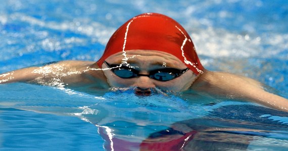 Ponad połowa Amerykanów uważa, że fakt, że po wyjściu z basenu mają czerwone oczy jest spowodowany obecnością chloru w wodzie. Sprawą zajęli się eksperci i orzekli, że podrażnienie jest spowodowane obecnością w wodzie... moczu.