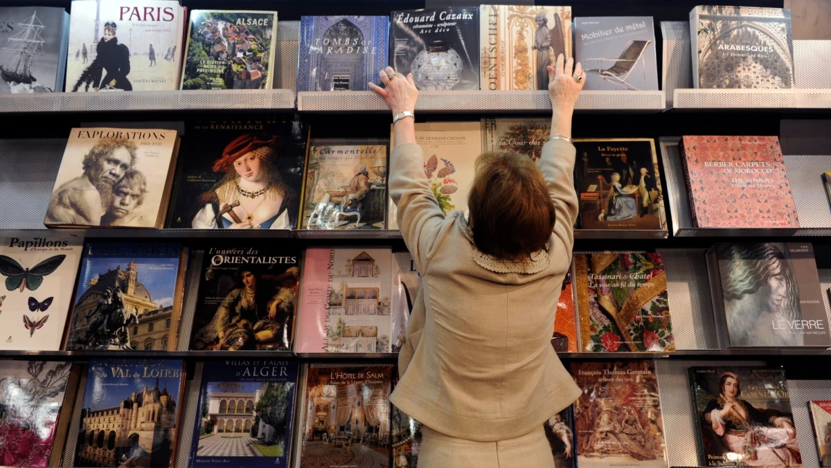 Do Słownika Oksfordzkiego dodano pół tysiąca słów, które na stale weszły do języka angielskiego. Wiele z nich powstało wraz rozwojem mediów społecznościach. Niektóre od dawna funkcjonowały w języku potocznym. 