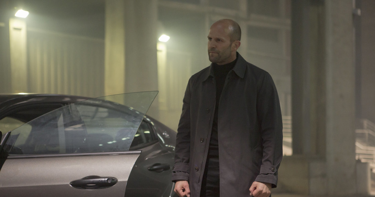 ​Premiera ósmej części kultowej serii Szybcy i wściekli dopiero w kwietniu 2017 roku, ale atmosfera wokół filmu robi się coraz bardziej gorąca. Jason Statham potwierdził właśnie swój udział w filmie dołączając do weteranów serii: Vina Diesela oraz Dwayne'a Johnsona.