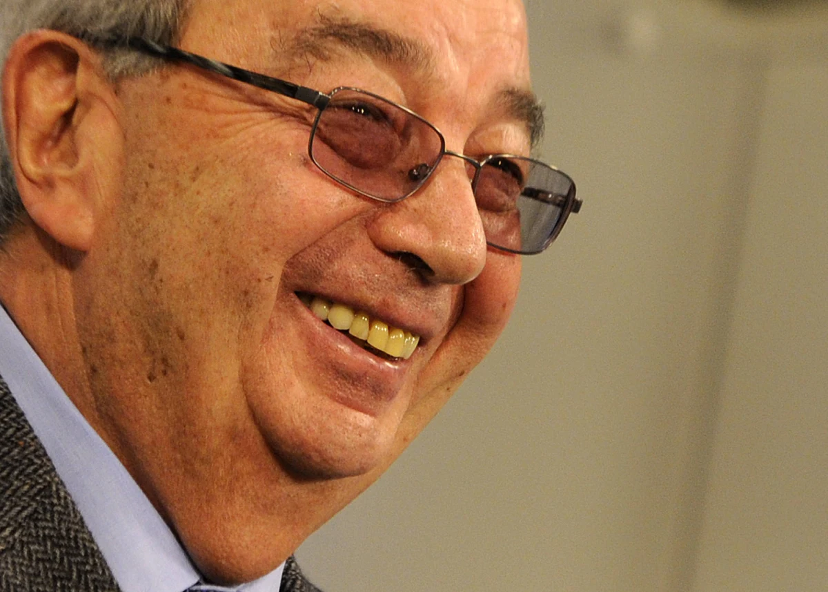 W wieku 86 lat zmarł po długiej chorobie były premier Rosji (od września 1998 do maja 1999 roku) i były szef wywiadu zagranicznego Jewgienij Primakow. W swej karierze był też dziennikarzem, dyplomatą, deputowanym, szefem rosyjskiego MSZ. Kreml poinformował, że prezydent Rosji Władimir Putin złożył kondolencje rodzinie zmarłego.