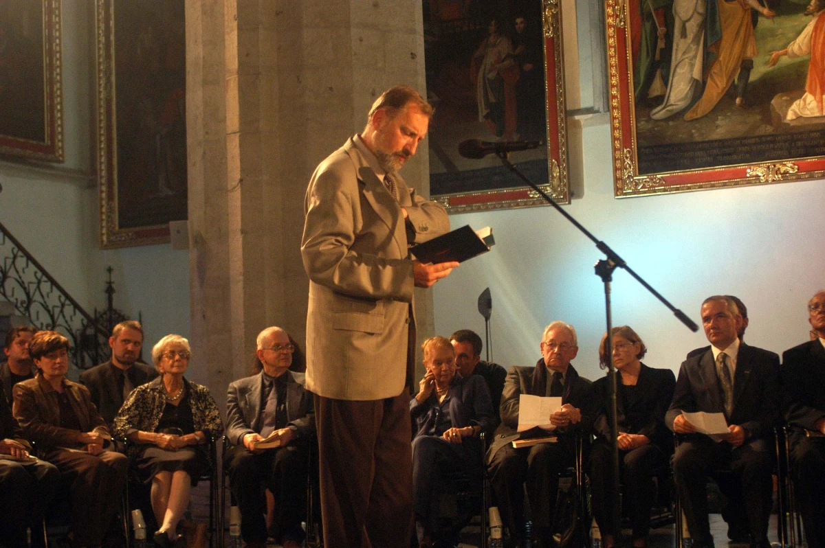 Kapituła Nagrody Orła Jana Karskiego podjęła decyzję o uhonorowaniu nią prof. Juliana Kornhausera. To wyróżnienie za "literackie zmaganie o mądrzejszą Polskę" - poinformował zarząd Towarzystwa.