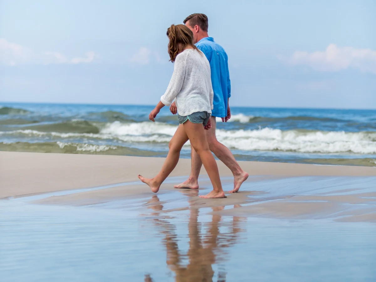 Przez cały rok niewiele mamy czasu dla siebie. Dzieci w szkole, rodzice w pracy. Do tego dodatkowe zajęcia, mnóstwo obowiązków. Nadchodzi wymarzony urlop i… czasami trudno wypocząć, bo dochodzi do nieporozumień a nawet otwartych dużych konfliktów. Albo dopada nas choroba. Psycholog radzi, jak nie dopuścić do tego, by urlop stał się koszmarem.