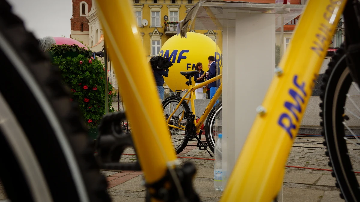 W wakacyjnej ramówce RMF FM pojawia się aż 7 nowych pozycji, w tym miłosne wywiady Macieja Dowbora, sercowe porady Tomasza Olbratowskiego i 3 multimedialne programy satyryczne z udziałem słuchaczy.