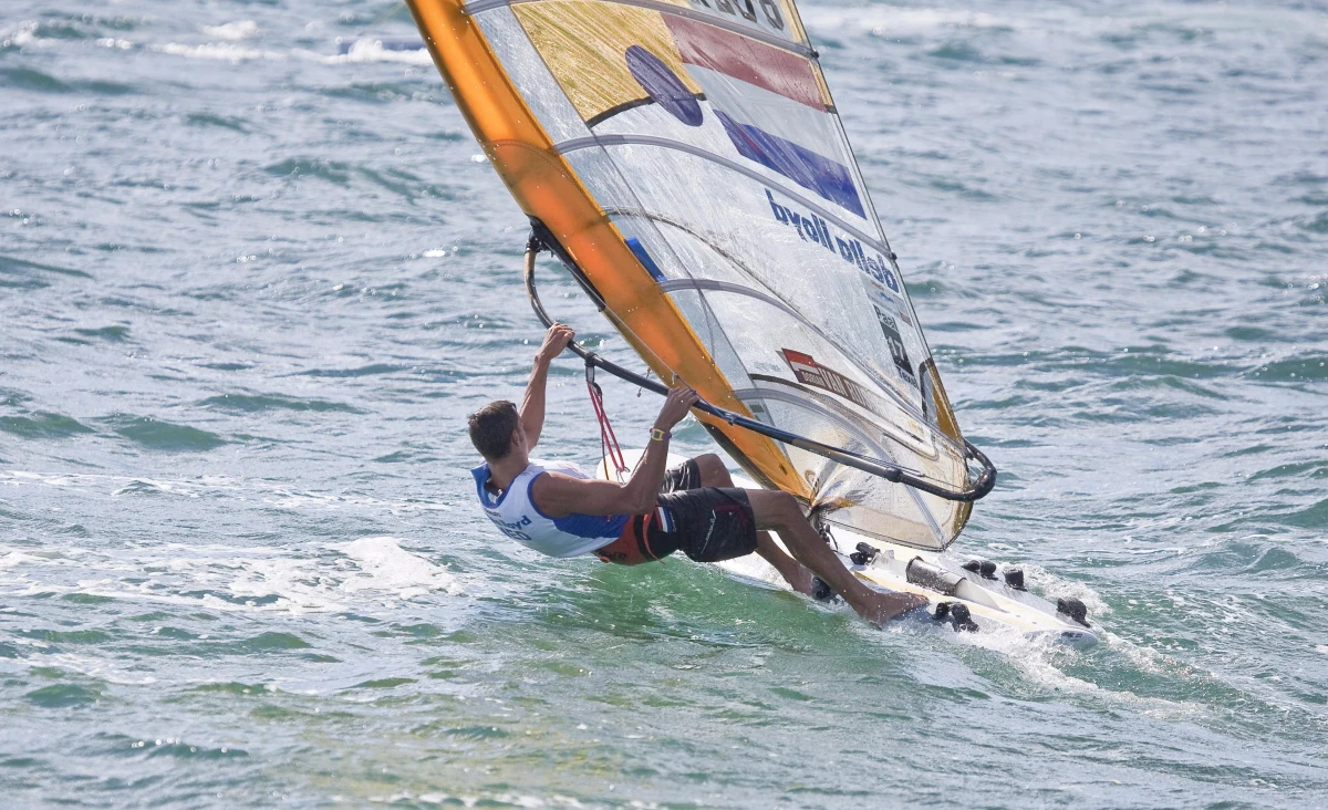 Świetne wyniki biało-czerwonych deskarzy w windsurfingowych mistrzostwach Europy w klasie RS:X u wybrzeży Mondello na Sycylii. Złoty medal wywalczył w sobotę Paweł Tarnowski, ze srebra cieszyła się Małgorzata Białecka, a brąz zdobyła Zofia Klepacka!