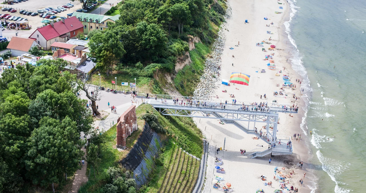 Plaża nad Bałtykiem z lotu ptaka 