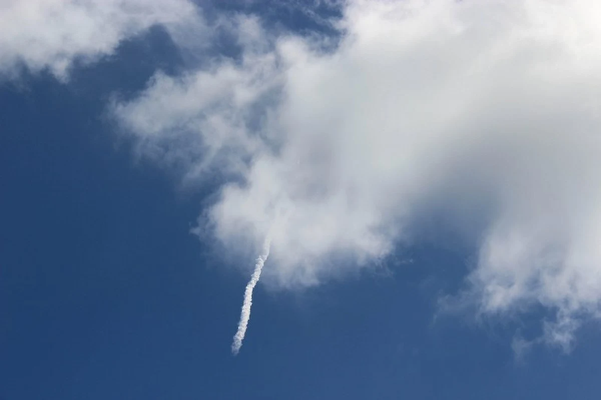 Eksperci analizują dane zarejestrowane podczas startu rakiety Falcon 9. Misja zapowiadana jako przełomowa zakończyła się katastrofą.