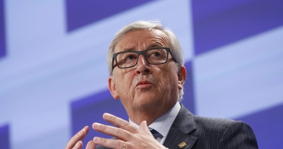 Przewodniczący Komisji Europejskiej Jean-Claude Juncker wezwał Greków, by w zaplanowanym na niedzielę referendum zagłosowali na "tak" - za porozumieniem z wierzycielami Aten. Jego zdaniem głosowanie na "tak" oznaczałoby, że Grecy opowiadają się za strefą euro i UE. „Nie powinniście popełniać samobójstwa, skoro boicie się śmierci" – dodał.