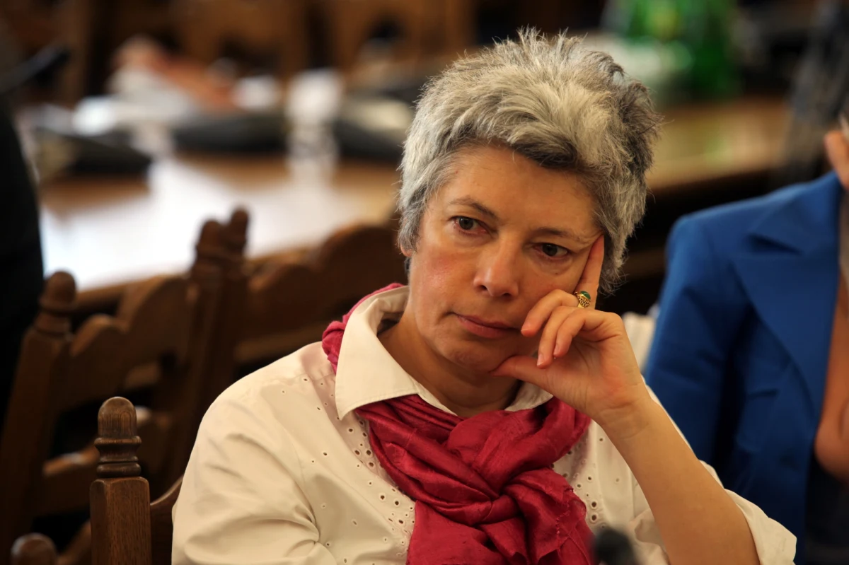 Nelli Rokita ujawniła, że modliła się o to, żeby nowym prezydentem został Andrzej Duda. "I stało się! Wygrał" - oświadczyła rozradowana w wywiadzie dla "Super Expressu". Była posłanka zapowiedziała też swój "wielki powrót" do polityki. 
