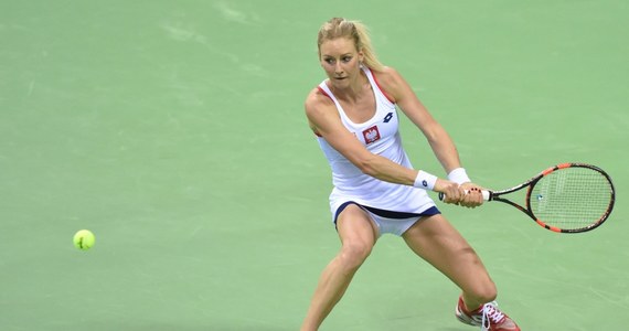 Urszula Radwańska awansowała do drugiej rundy wielkoszlemowego turnieju na trawiastych kortach Wimbledonu. Polska tenisistka wygrała z reprezentującą USA Ediną Gallovits-Hall 6:2, 6:1.