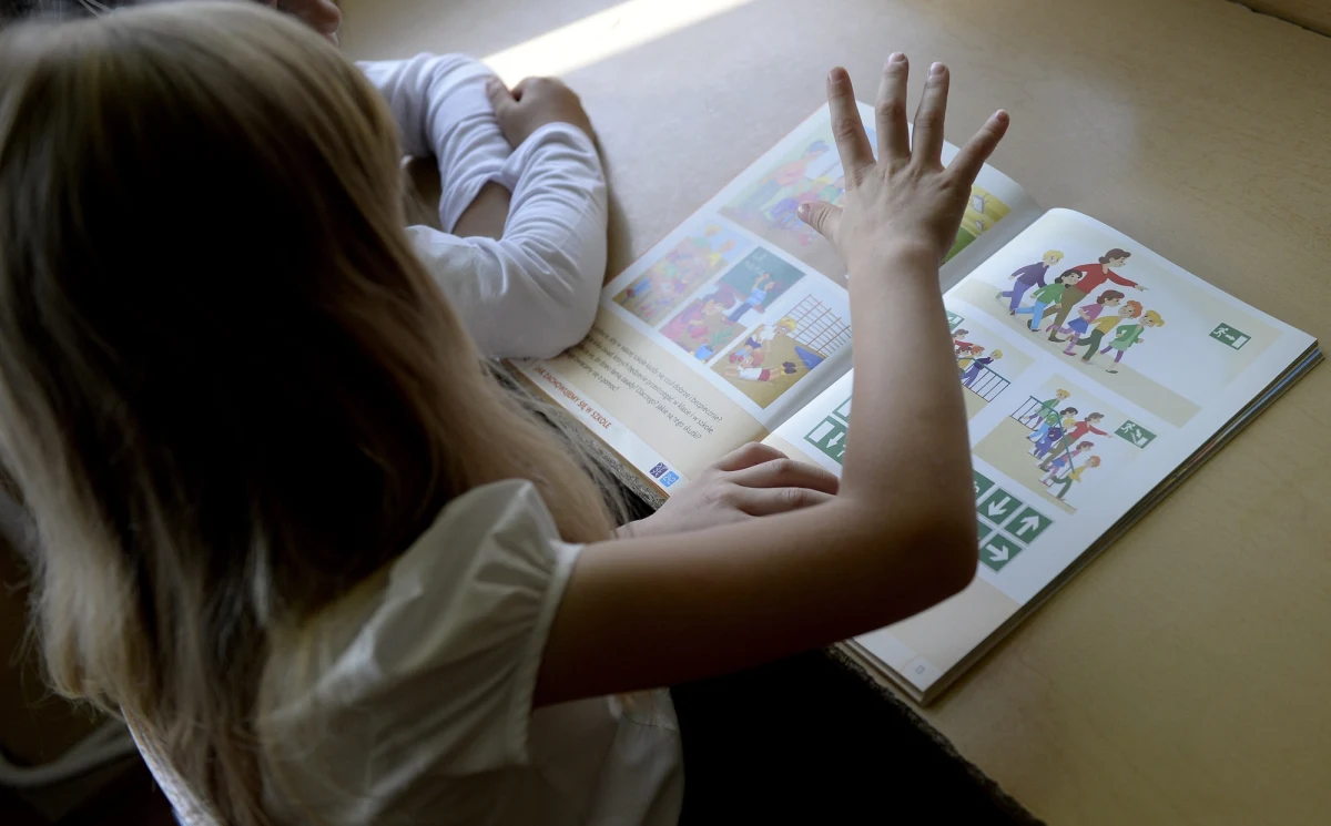 W niektórych miastach nawet co trzecie dziecko urodzone w 2009 r. nie pójdzie 1 września na lekcje – informuje „Dziennik Gazeta Prawna”. We wrześniu po raz pierwszy do szkoły powinny pójść wszystkie sześciolatki.