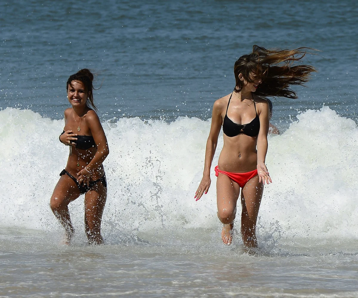 Kiedy najlepiej wybrać się na urlop? Z długoterminowych prognoz - do których dotarł "Fakt" - wynika, że aura będzie sprzyjać wczasowiczom zwłaszcza pod koniec lipca i na początku sierpnia. Słońca wówczas nigdzie nie zabraknie, a na wysokie wartości na termometrach można liczyć w całym kraju. 