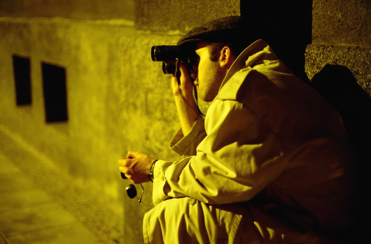 „Szpieg, który wiedział za mało” to oparta na dokumentach IPN-u historia żołnierza polskiego wojska zwerbowanego przez amerykański wywiad w Wietnamie. Zenon Celegrat szpiegował przez 3 lata aż został zdekonspirowany i w 1979 roku usłyszał wyrok 25 lat więzienia. Wyszedł stamtąd już po zmianie systemu politycznego w Polsce w 1990 roku. Do dziś żyje spokojnie w Polsce. Jego burzliwą historię spisali Piotr Świątkowski i Jarosław Burchardt. Ich książka ma premierę 1 lipca.