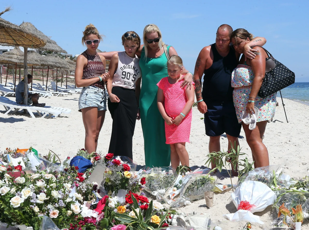 Seifedin Rezgui, który w piątek zastrzelił 38 osób w ataku terrorystycznym w nadmorskim kurorcie Susa, przeszedł szkolenie w Libii. W poniedziałek tunezyjskie MSW poinformowało o aresztowaniu przez władze grupy ludzi, którzy mogą mieć związek z zamachem na hotel Imperial Marhaba w Susie.