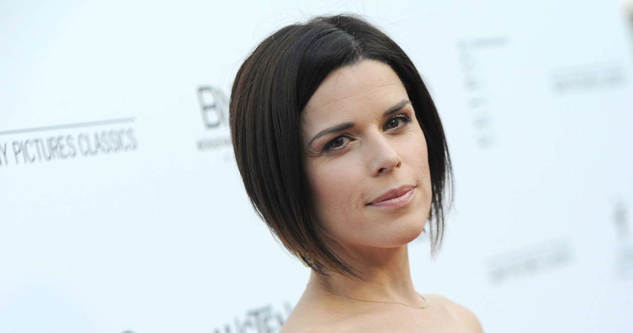 Neve Campbell, gwiazda znana z cyklu "Krzyk" i serialu "Ich pięcioro", dołączyła do obsady czwartego sezonu serialu "House of Cards". 