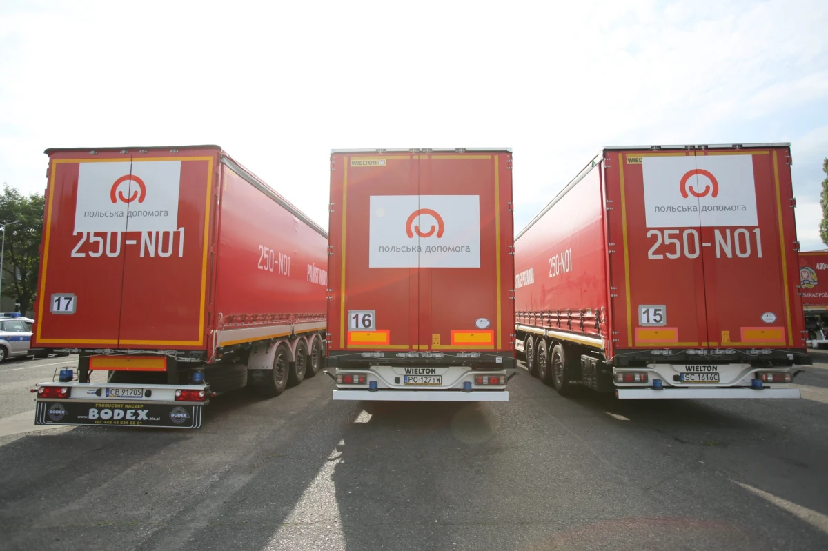 Od 1 lipca w Norwegii obowiązuje minimalna płaca dla zagranicznych kierowców ciężarówek i autobusów. Przepis został wprowadzony pod naciskiem związków zawodowych walczących z konkurencją, jaką stanowią m.in. polscy przewoźnicy. Podobnych regulacji jak w Norwegii domagają się także szwedzkie związki zawodowe.