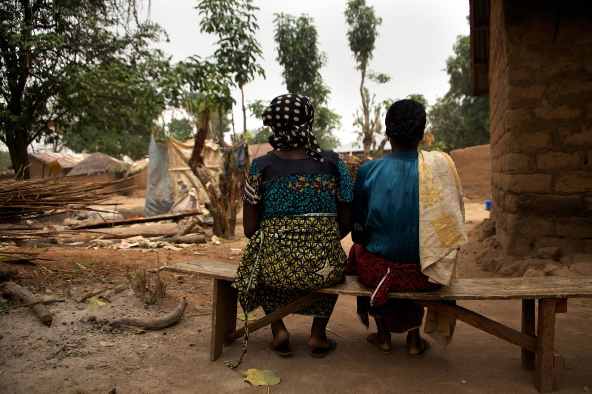 Masakra w pobliżu jeziora Czad w osadzie Kukawa w Nigerii. 50 uzbrojonych mężczyzn z Boko Haram zaatakowało modlących się w meczetach wiernych. Wiadomo, że wśród ofiar są kobiety i dzieci. Zginęło około 100 osób.