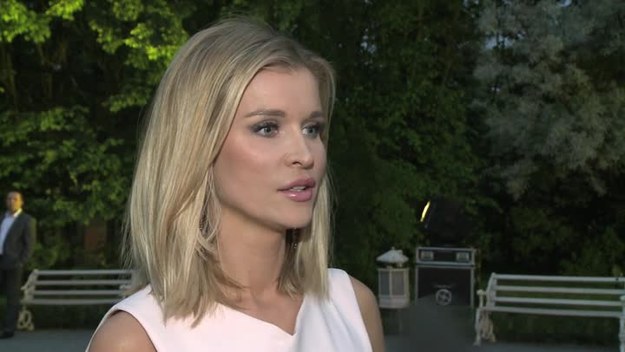 Joanna Krupa po każdym pobycie w Polsce jest bardzo zmęczona, ponieważ intensywnie pracuje. Nie ma czasu na relaks, a odpoczywa dopiero w Stanach, gdzie mieszka. Gwiazda zaangażowana jest w pomaganie zwierzętom. Codziennie dostaje wiadomości z prośbą o  uratowanie psa czy kota.


– W Polsce planuję czas, bo jest ciągła praca. Nie idę na masaż czy do spa. Pracuję. Do Stanów przyjeżdżam nieżywa – wyznaje Joanna Krupa.