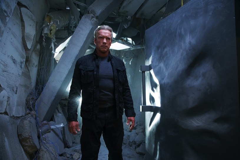 Ostatnie premiery kinowe każą zastanowić się widzowi, czy nadal żyjemy w roku 2015. Z ekranów nie zniknął jeszcze "Jurassic World", jesteśmy krótko po premierze kolejnej części "Mad Maxa", a wielkimi krokami zbliża się powrót sagi "Gwiezdne wojny". Jednak 1 lipca był dniem szczególnym, ponieważ na ekrany kinowe powróciła legenda. Arnold Schwarzenegger po 12 latach ponownie wcielił się w rolę Terminatora.