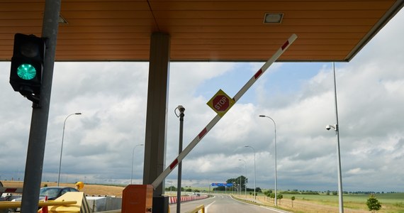 Bramki na autostradzie A1 między Toruniem a Gdańskiem będą przez część weekendu otwarte. Opłaty za przejazd nie będą pobierane dziś w godz. 16-24, w sobotę 7-24 oraz w niedzielę 8-24.