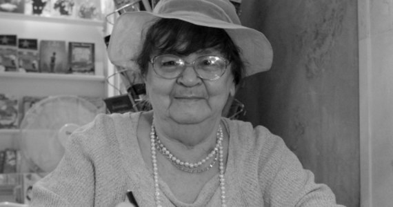 W wieku 87 lat zmarła Krystyna Siesicka, autorka popularnych książek dla młodzieży - podaje TVP Info. Pisarka była wielokrotnie nagradzana, m.in. Złotym Medalem Zasłużony Kulturze Gloria Artis.