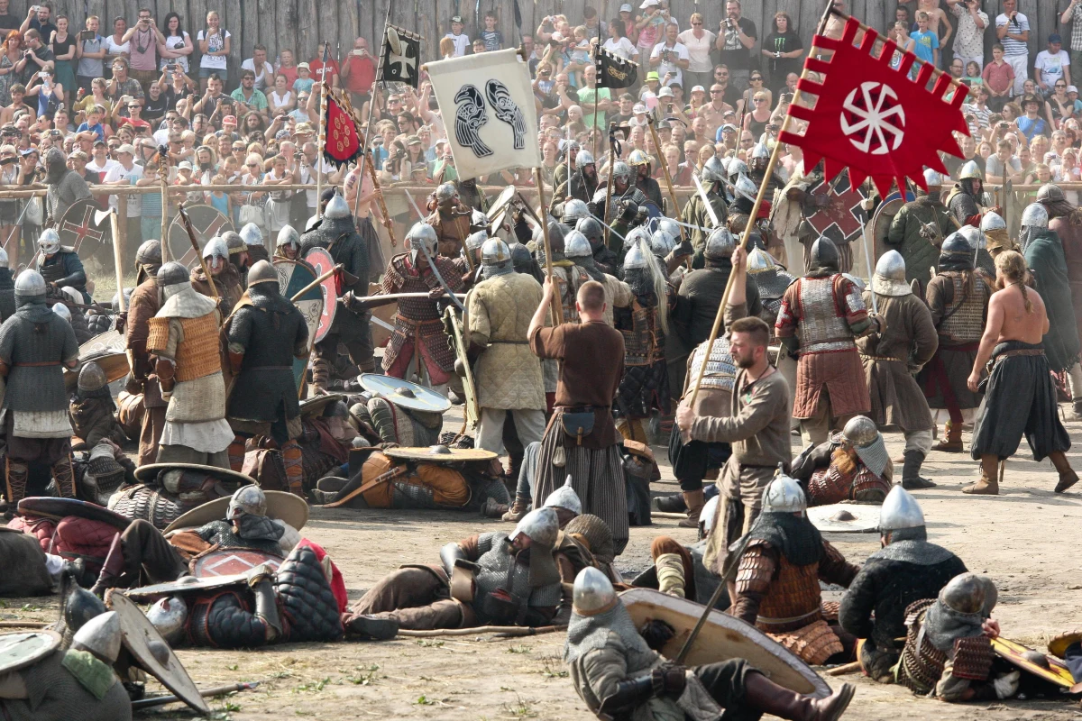 To tu miało się znajdować legendarne największe miasto Europy w czasach wczesnego średniowiecza. Losy Winety nie są pewne. Legendy głoszą, że została zdobyta i zniszczona, albo że spotkała ją boska kara – miasto zostało zatopione przez morze. Największa polska wyspa - Wolin - takich historii kryje co nie miara.