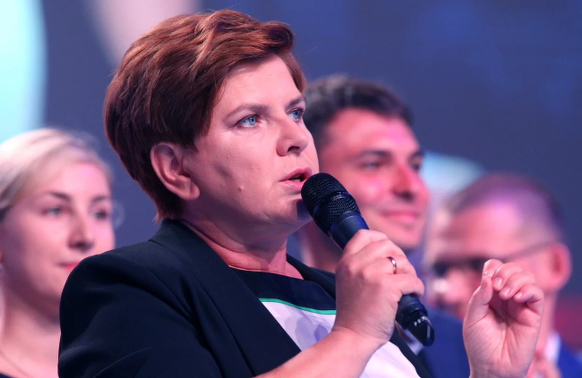 "Mamy przygotowane rozwiązania i to jest zasługa zespołu ludzi, którzy przez wiele miesięcy tworzyli te dobre rozwiązania i będą dalej tworzyć te rozwiązania. Będą sprawiać, że to o czym dzisiaj tu mówiliśmy, będzie realizowane" - powiedziała na konwencji programowej Prawa i Sprawiedliwości w Katowicach Beata Szydło. "W mojej drużynie, biało-czerwonej drużynie jest miejsce dla każdego Polaka i dla tych, którzy głosują na Prawo i Sprawiedliwość, i dla tych, którzy do tej pory dokonywali innych wyborów, i dla tych, którzy nie chodzili na wybory. Czekam na was w mojej drużynie, jest miejsce dla każdego; dla każdego, kto chce dobrej zmiany" - mówiła.