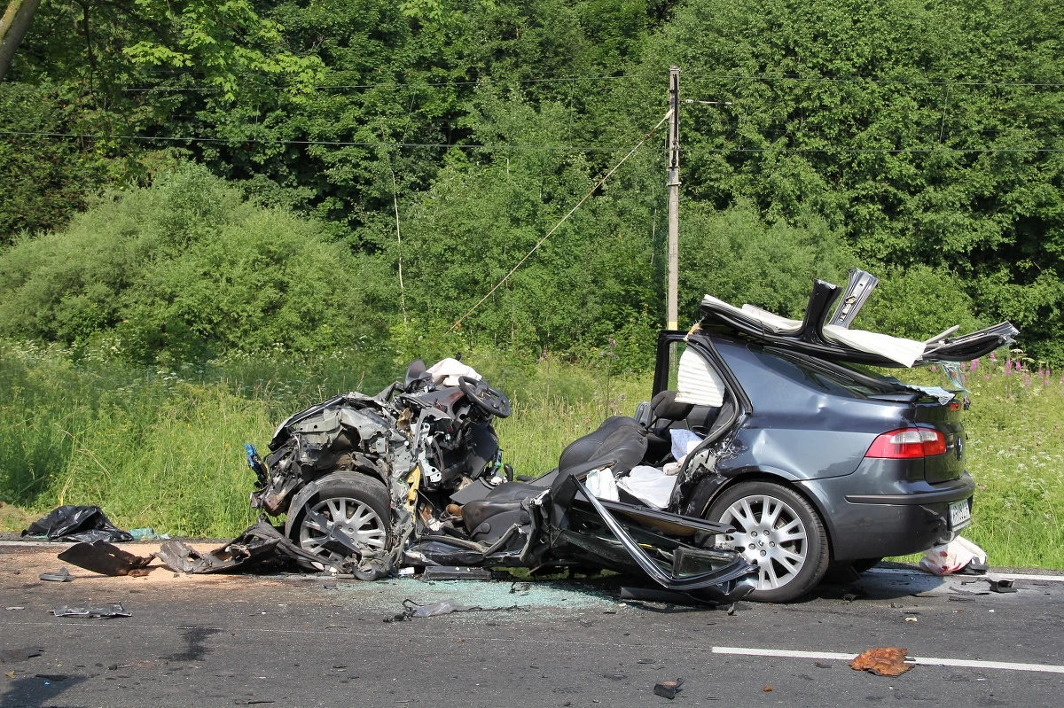 Jako krytyczny - określają lekarze stan kobiety rannej w poniedziałkowym wypadku na zakopiance w  Białym Dunajcu. Samochód osobowy wjechał tam pod tira. 