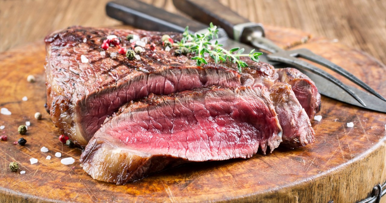 Jedz mięso na zdrowie. Może choćby chronić przed rakiem!