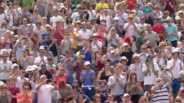 Vasek Pospisil (Kanada) - Viktor Troicki (Serbia, 22.) 4:6, 6:7 (4-7), 6:4, 6:3, 6:3, Agnieszka Radwanska (Polska, 13.) - Jelena Janković (Serbia, 28.) 7:5, 6:4 w meczach 1/8 finału wielkoszlemowego Wimbledonu.