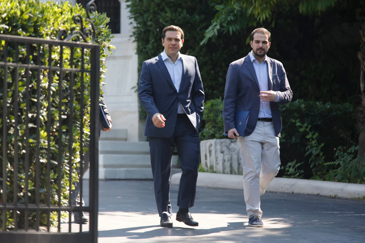 Bez nowych propozycji reform ze strony Grecji negocjacje "nie będą miały żadnego sensu" - stwierdził w wywiadzie dla niemieckiego tabloidu "Bild" komisarz UE ds. gospodarki cyfrowej i społeczeństwa, Niemiec Guenther Oettinger. Trwa negocjacyjny maraton poświęcony greckiemu kryzysowi. Szef rządu w Atenach Aleksis Cipras rozmawiał wieczorem o sytuacji swego kraju m.in. z szefową Międzynarodowego Funduszu Walutowego. Miała mu oświadczyć, że MFW nie może udzielać pożyczek krajowi, który zalega ze spłatami zadłużenia.