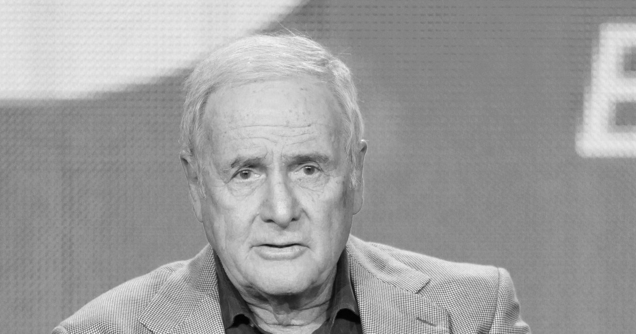 Jeden z najbardziej znanych hollywoodzkich producentów i managerów Jerry Weintraub zmarł na zawał serca w swoim domu w kalifornijskim Palm Springs. Miał 77 lat.