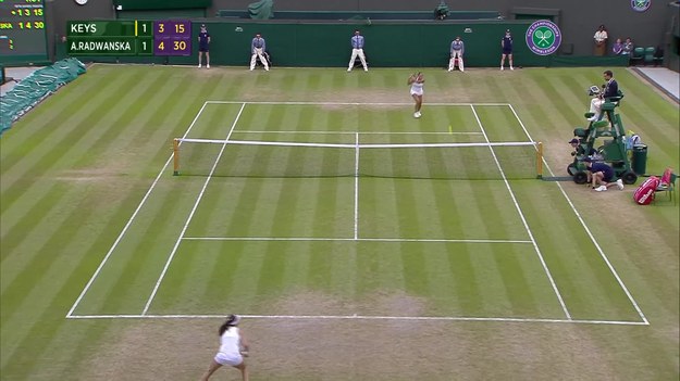 Agnieszka Radwańska pokonała Amerykankę Madisn Keys 7:6 (7-3), 3:6, 6:3 w ćwierćfinale wielkoszlemowego Wimbledonu, który odbywa się na trawiastych kortach w Londynie.