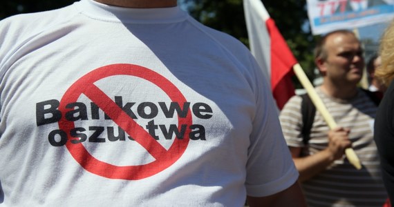 Wiemy, co znajdzie się w projekcie ustawy o pomocy frankowiczom autorstwa Platformy Obywatelskiej. Nowe prawo – jak usłyszał dziennikarz RMF FM Konrad Piasecki – ma zostać uchwalone jeszcze przed wyborami. 

