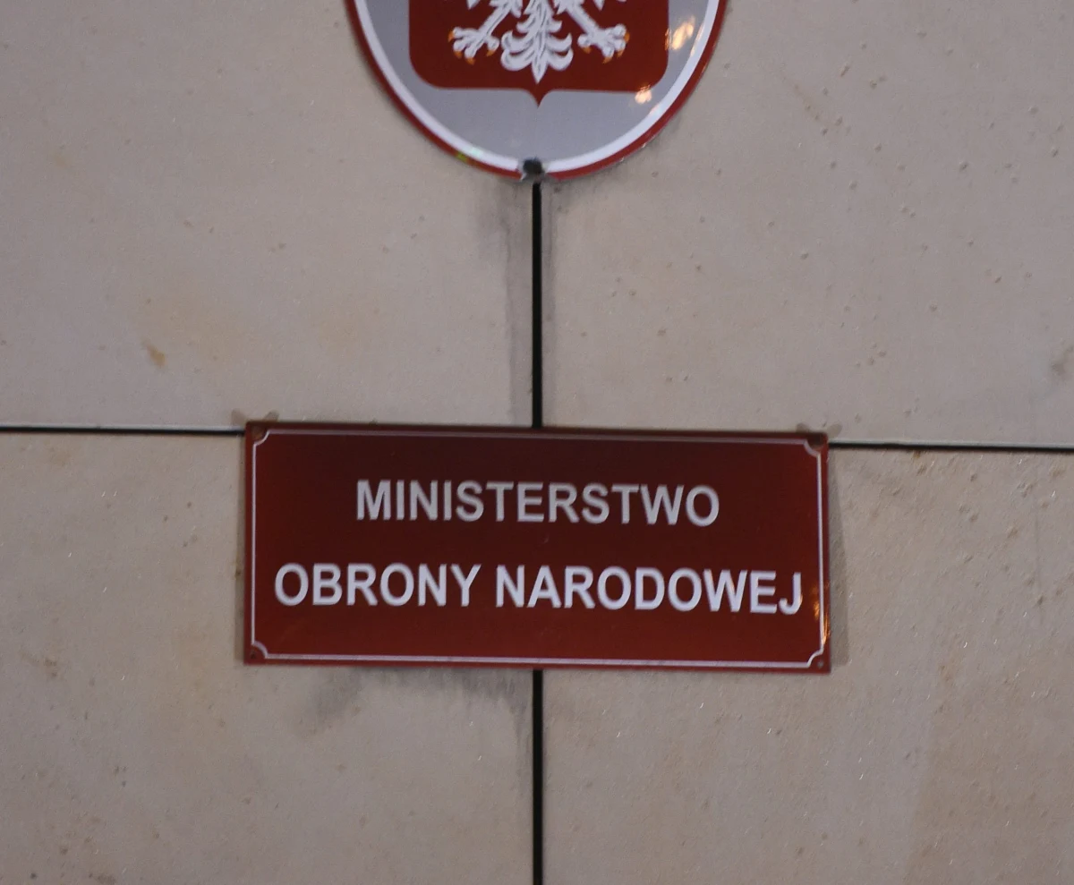 Sąd nie zgodził się z wnioskiem prokuratury wojskowej o przedłużenie o kolejne trzy miesiące aresztu dla pułkownika Zbigniewa J., podejrzanego o współpracę z rosyjskim wywiadem - dowiedział się reporter RMF FM Krzysztof Zasada. Uznano, że oficer powinien jeszcze pozostać w areszcie maksymalnie miesiąc.