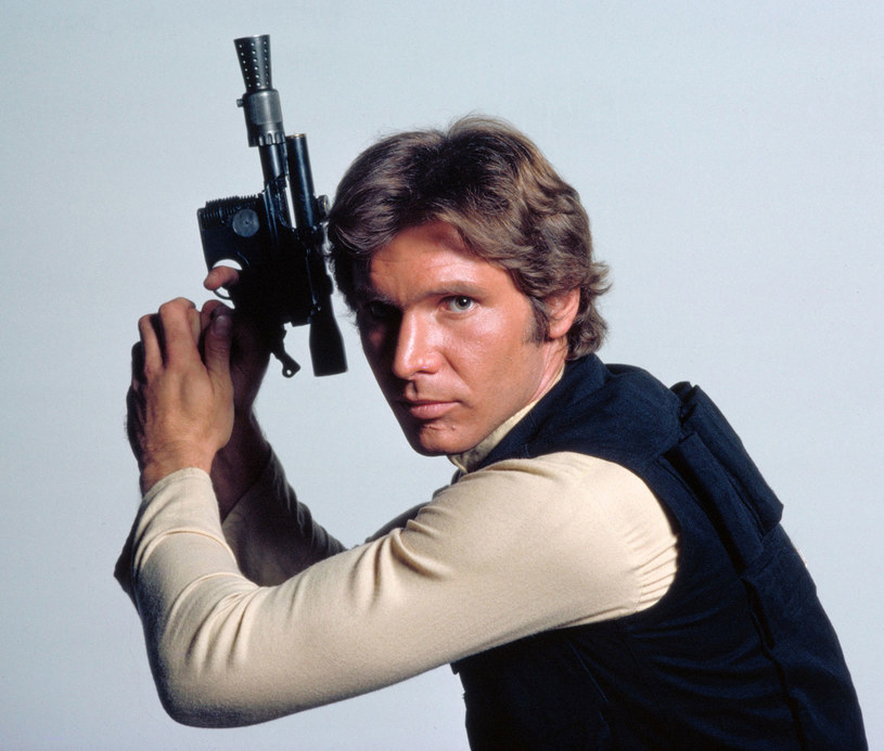 Studia Disney i Lucasfilm wciąż poszukują aktora, który wcieli się w młodego Hana Solo w planowanym na 2018 rok prequelu oryginalnej trylogii. Z kilkuset kandydatów wytypowano na razie kilkanaście nazwisk.