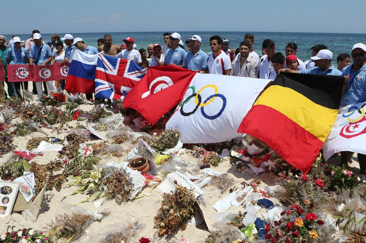 Brytyjskie MSZ ostrzegło swoich obywateli przed podróżami do Tunezji. Zaapelowało do przebywających tam turystów, żeby opuścili kraj ze względu na zagrożenie terrorystycznymi atakami.