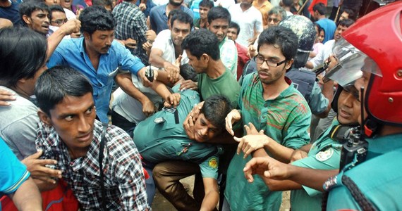 Co najmniej 23 osoby zostały stratowane w mieście Mojmonszingh na północy Bangladeszu. Do tragedii doszło podczas akcji rozdawania ubrań dla najuboższych w jednej z fabryk. Według lokalnej policji ofiar może być więcej. 