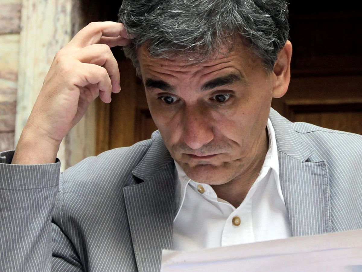 Greckie banki będą potrzebować zastrzyku gotówki rzędu 10-14 miliardów euro, by uniknąć niewypłacalności. Muszą też pozostać zamknięte nieco dłużej niż planowano, nawet jeśli rząd Grecji osiągnie porozumienie z wierzycielami - powiedział agencji Reutera, chcący pozostać anonimowym, grecki bankier. Jak dodał - płynność banków, przy limicie dziennych wypłat wynoszącym 60 euro, zagwarantowana jest do poniedziałku, a ich rezerwy wynoszą 750 miliardów euro.