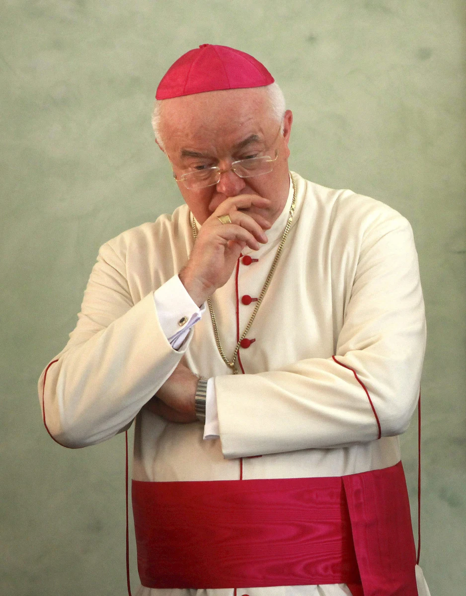 "Sprawa arcybiskupa Wesołowskiego wzbudza wielkie zainteresowanie na całym świecie. Stała się w pewnym sensie przypadkiem symbolicznym" - mówi w rozmowie z RMF FM Marek Zając, publicysta "Tygodnika Powszechnego". "Kolejne odsłony tej sytuacji będą dla papieża Franciszka i całego Kościoła testem wiarygodności" - podkreśla. 