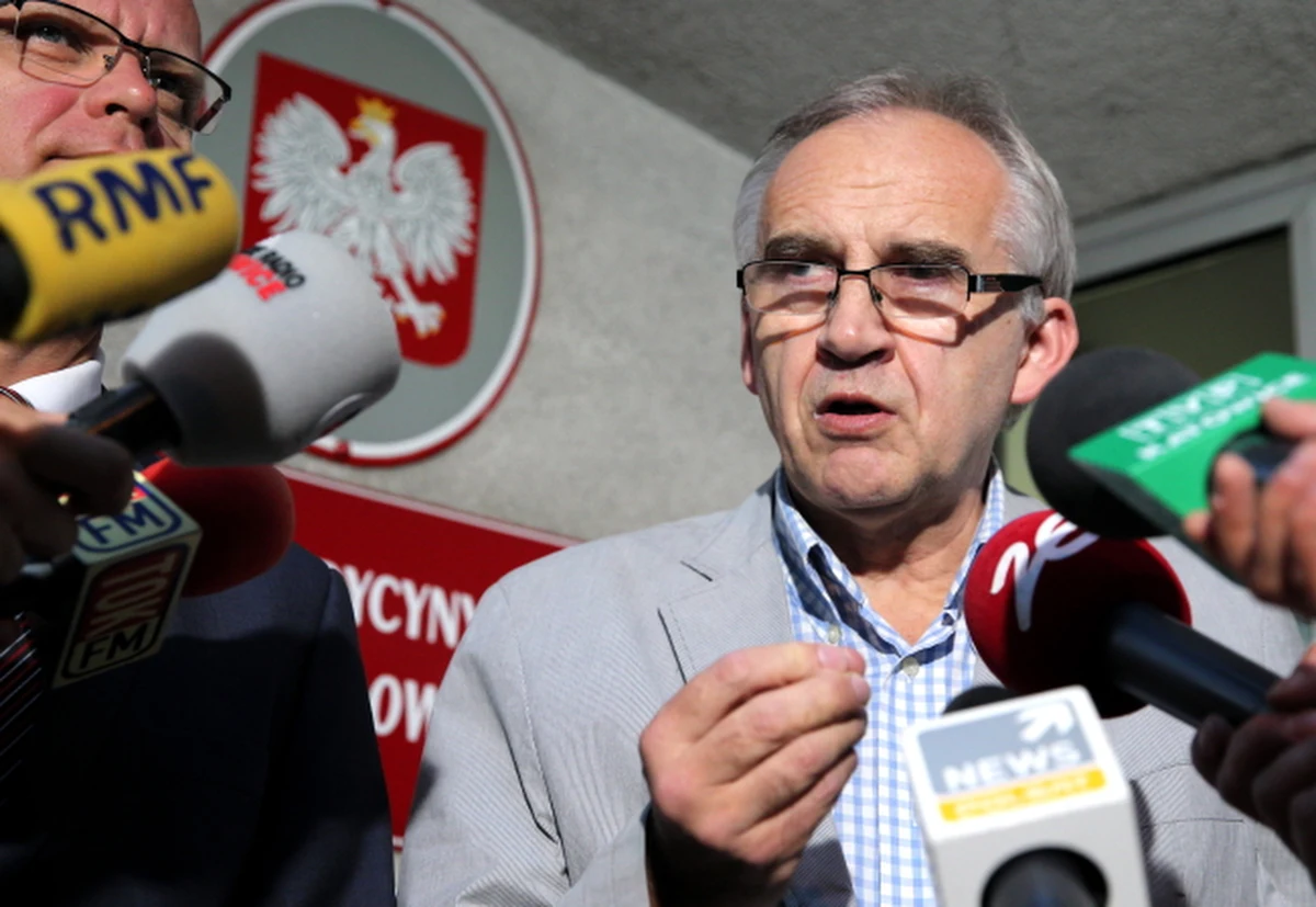 Oj, nie ma pani premier Ewa Kopacz szczęśliwej ręki do ministerialnych nominacji. Sama będąc lekarką, a więc mając personalne rozeznanie w tym środowisku, powołała na funkcję ministra zdrowia człowieka zadufanego, aroganckiego, lekceważącego swoich rozmówców, w tym dziennikarzy. 