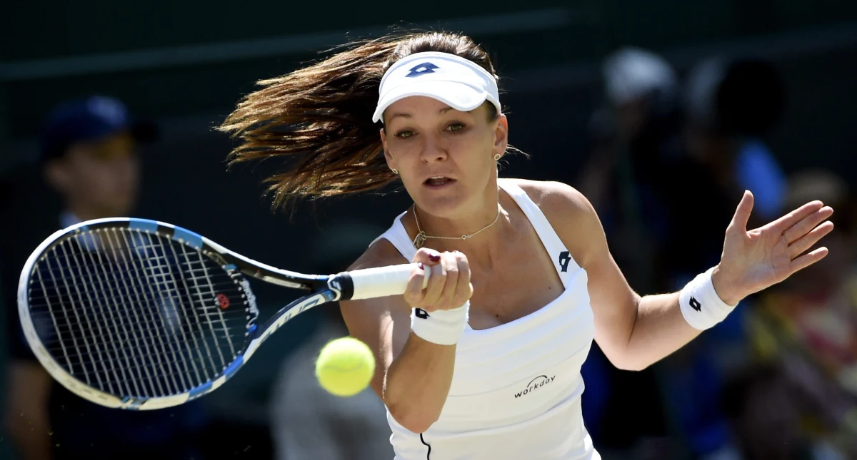 Agnieszka Radwańska awansowała o sześć pozycji i zajmuje siódme miejsce w najnowszym notowaniu rankingu WTA Tour. Liderką zestawienia pozostała Serena Williams, która w sobotę triumfowała w Wimbledonie.