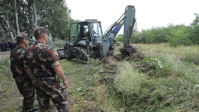 Węgry: Rozpoczęła się budowa ogrodzenia na granicy z Serbią
