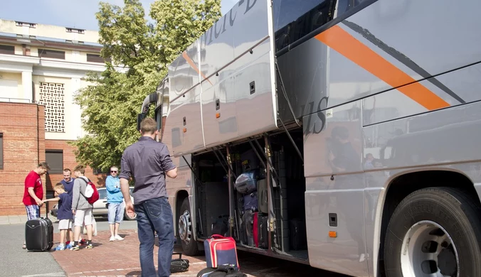 Wakacyjne autokary: Czy nasze dzieci są bezpieczne?