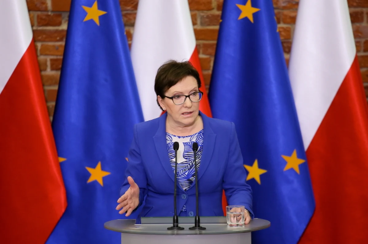 Propozycja dopłat dla pracowników zatrudnionych na umowę o pracę na najniższych stawkach ma być częścią programu PO. Zapowiedziała to premier Ewa Kopacz. Rolą państwa jest, by temu, kto mało zarabia, dopłacić tyle, by mógł godnie żyć - mówiła.