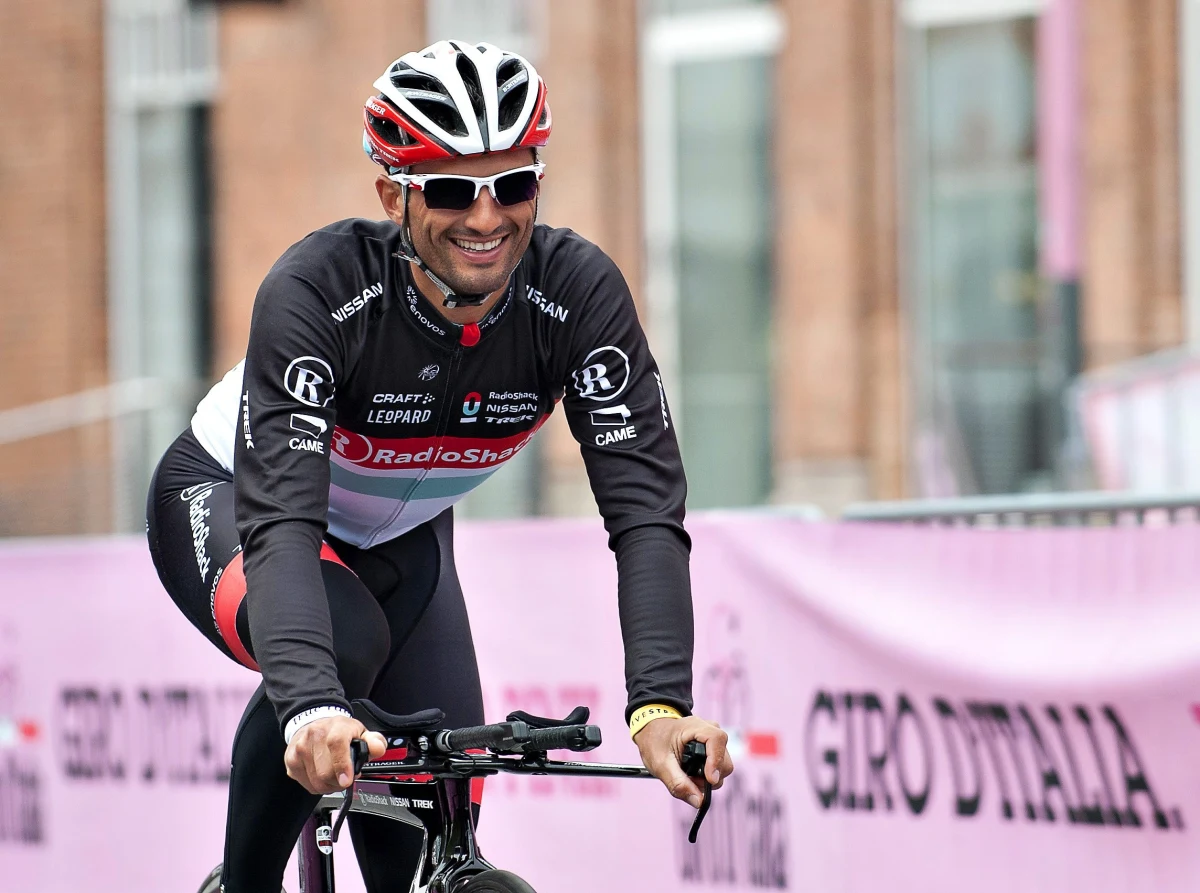 Włoch Daniele Bennati wycofał się z rywalizacji w Tour de France po kraksie między Pau i Cauterets. To kolejny zawodnik grupy Tinkoff, który ogłosił rezygnację z udziału w prestiżowej imprezie. W poniedziałek zrobił to Włoch Ivan Basso.