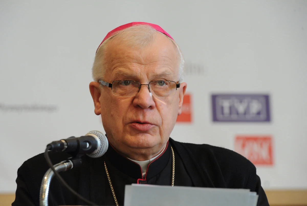Metropolita przemyski, abp Józef Michalik napisał do papieża Franciszka z prośbą, aby ten "zechciał nie przedłużać czasu [jego] odejścia z (...) odpowiedzialnej misji, która potrzebuje nowego człowieka” - informuje "Gość Niedzielny". 