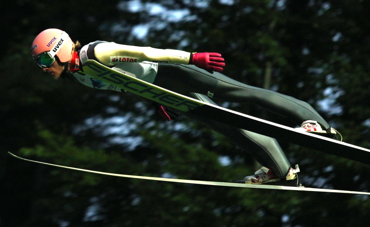 Dawid Kubacki (TS Wisła Zakopane) wywalczył złoty medal w indywidualnych Letnich Mistrzostwach Polski w skokach narciarskich, który został rozegrany na obiekcie HS 134 w Wiśle Malince. To jego drugi tytuł krajowego championatu. Oba zdobył latem.
