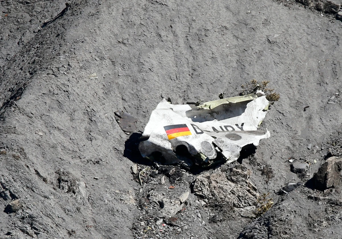 Rodziny ofiar katastrofy samolotu linii Germanwings, który w marcu rozbił się w Alpach ze 150 osobami na pokładzie, domagają się odszkodowań w wysokości po 200 tys. euro za każdego zabitego - podał "Bild am Sonntag". Tymczasem przewodnik zaproponował im zaledwie po 25 tys. euro. 